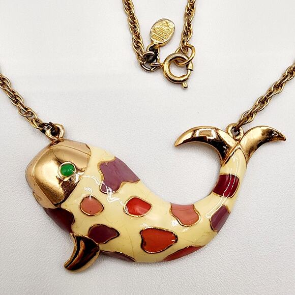 Signed Hobé Enameled Koi/Carp Fish Pendant Necklace • Gold-Tone Chain 1960s-70s - Picture 4 of 7